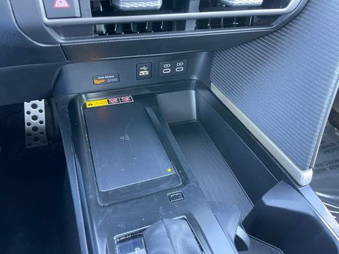 Used 2025 Toyota Camry SE FWD image 12