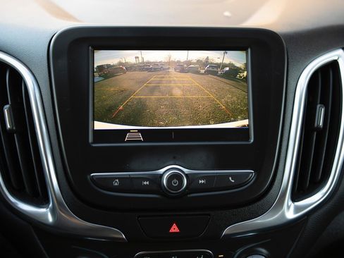 Used 2021 Chevrolet Equinox LT image 11