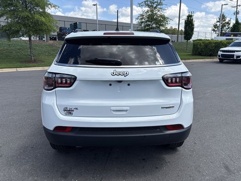 Certified 2025 Jeep Compass Latitude AWD/4WD image 8
