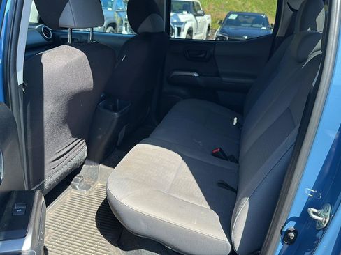 Certified 2019 Toyota Tacoma SR5 AWD/4WD image 8