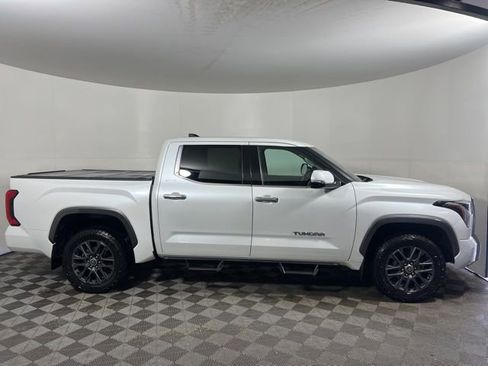 Used 2022 Toyota Tundra Limited w/ Power Package AWD/4WD image 10