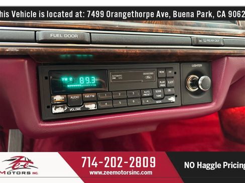 Used 1992 Lincoln Town Car Signature image 41