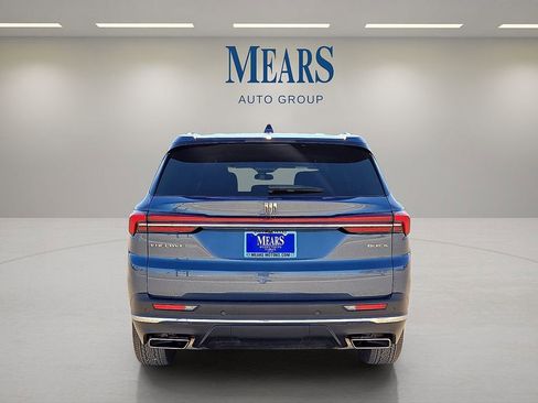 Used 2025 Buick Enclave Preferred image 4