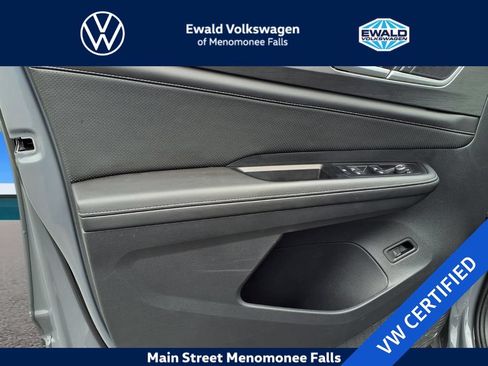 Certified 2026 Volkswagen Atlas Cross Sport SE AWD/4WD image 9