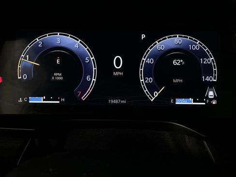 Used 2024 Jeep Grand Cherokee Limited w/ Luxury Tech Group II image 15