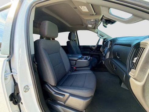 Used 2024 Chevrolet Silverado 2500 Custom w/ Custom Value Package image 17