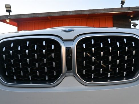 Used 2023 BMW X4 xDrive30i w/ M Sport Package image 19