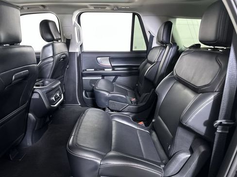 Used 2025 Ford Expedition Max Platinum AWD/4WD image 26