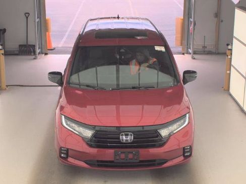 Used 2023 Honda Odyssey Sport image 4