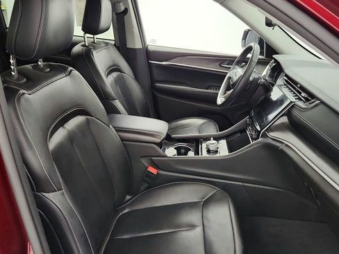 Used 2023 Jeep Grand Cherokee Limited image 22