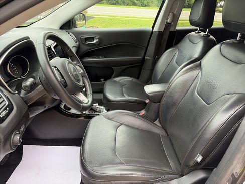 Used 2019 Jeep Compass Limited AWD/4WD image 12