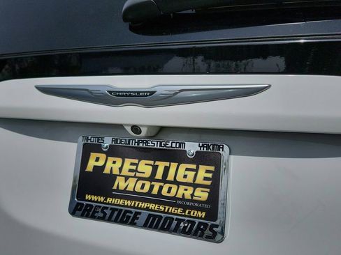 Used 2022 Chrysler Voyager LX FWD image 32
