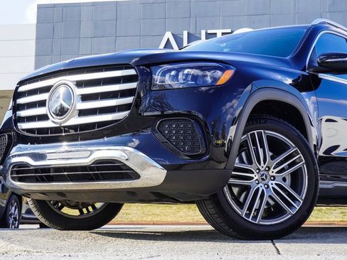 Used 2025 Mercedes-Benz GLS 450 4MATIC image 2