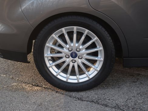 Used 2013 Ford C-MAX SEL image 30