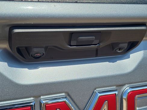 New 2026 GMC Sierra 1500 SLE image 13