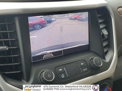 Used 2020 GMC Acadia SLE image 16