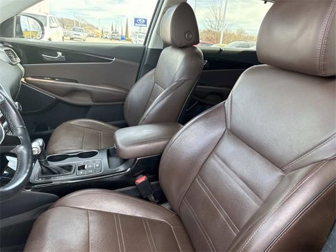 Used 2019 Kia Sorento SX w/ SX Touring Package image 13