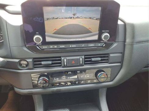 Certified 2025 Nissan Pathfinder S FWD image 15