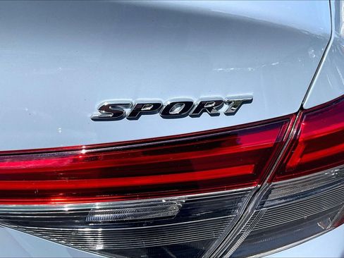 Used 2023 Honda Civic Sport image 8