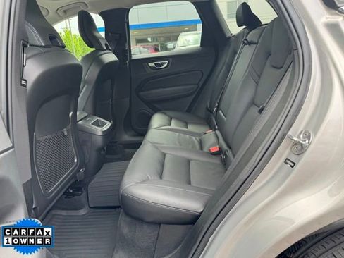 Used 2022 Volvo XC60 B5 Momentum AWD/4WD image 12