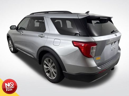 Used 2023 Ford Explorer XLT w/ Equipment Group 202A RWD image 6