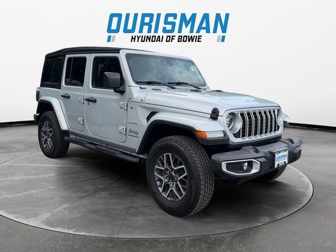 Used 2024 Jeep Wrangler Unlimited Sahara AWD/4WD image 1