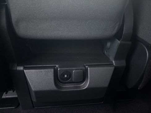 Used 2024 Ford F150 XLT w/ Tow/Haul Package image 39