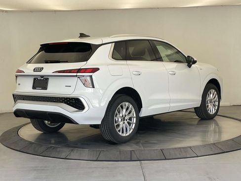 New 2026 Audi Q3 quattro 2.0T AWD/4WD image 7