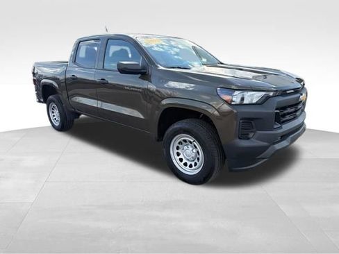 Used 2023 Chevrolet Colorado W/T image 17