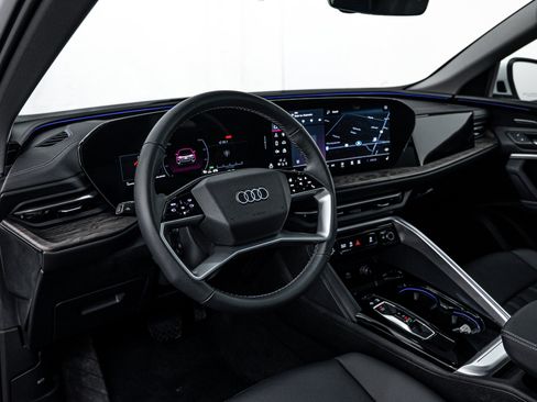 Certified 2025 Audi Q5 Premium w/ Premium Plus AWD/4WD image 11