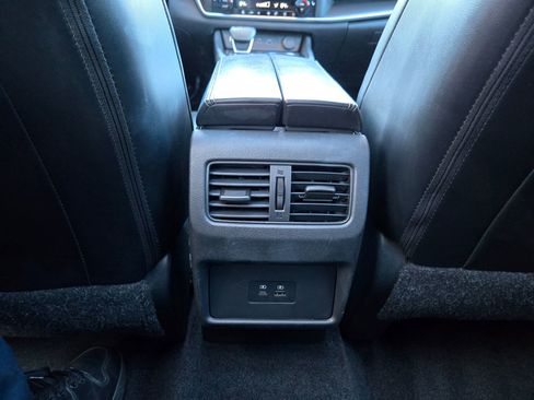 Used 2023 Nissan Rogue SV w/ SV Premium B Package image 32