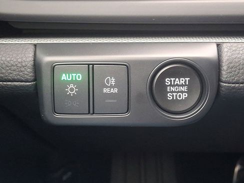 Used 2024 Porsche Panamera image 27