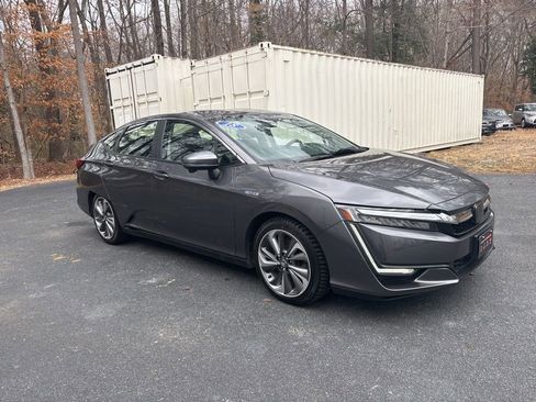 Used 2018 Honda Clarity Plug-In Hybrid image 2