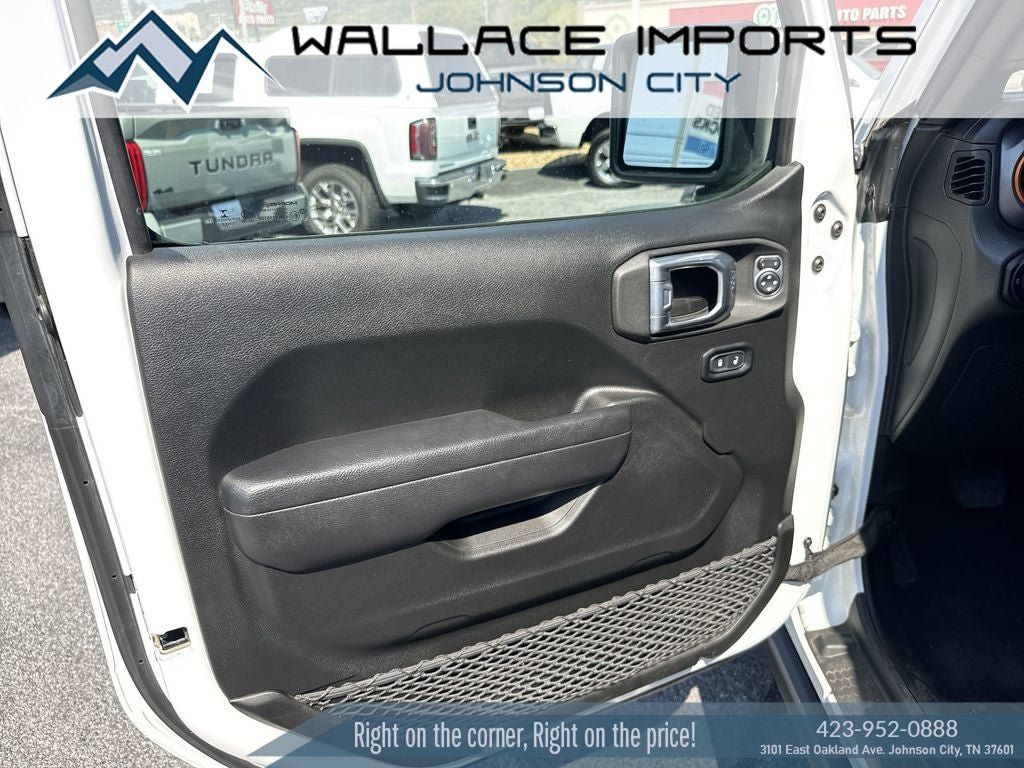 Used 2022 Jeep Gladiator Mojave w/ Cold Weather Group AWD/4WD image 13