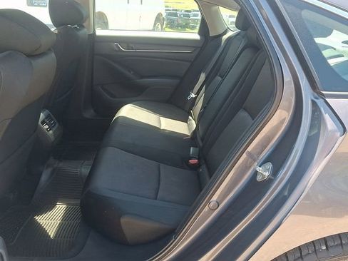 Used 2018 Honda Accord EX image 17