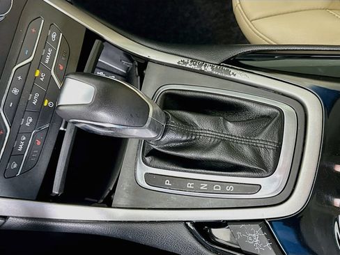 Used 2018 Ford Edge SEL w/ Equipment Group 201A FWD image 17