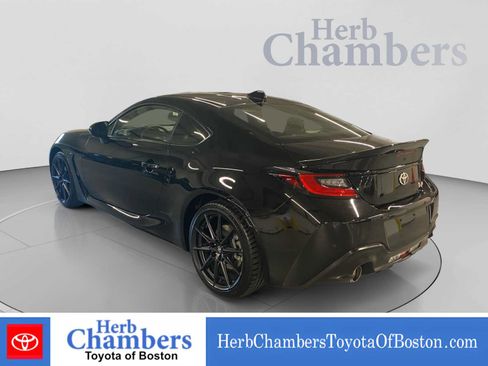 Used 2024 Toyota GR86 Premium RWD image 3