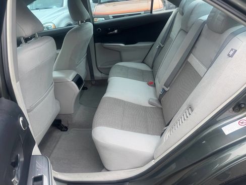 Used 2013 Toyota Camry LE FWD image 8