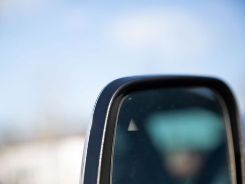 Used 2018 Jeep Grand Cherokee Overland image 2