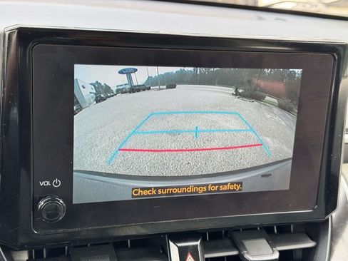 Used 2024 Toyota Corolla Cross L FWD image 4