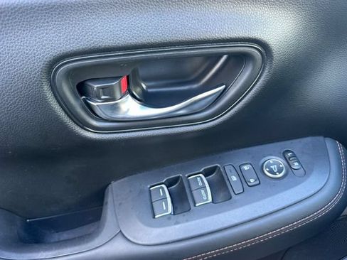 Used 2024 Honda HR-V Sport image 11