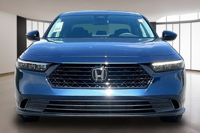 Certified 2025 Honda Accord SE image 2