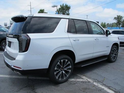 New 2025 Chevrolet Tahoe High Country image 3