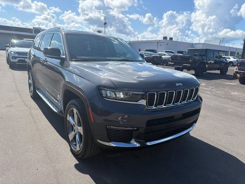 Used 2021 Jeep Grand Cherokee L Limited AWD/4WD image 4