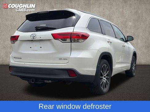 Used 2018 Toyota Highlander SE AWD/4WD image 10