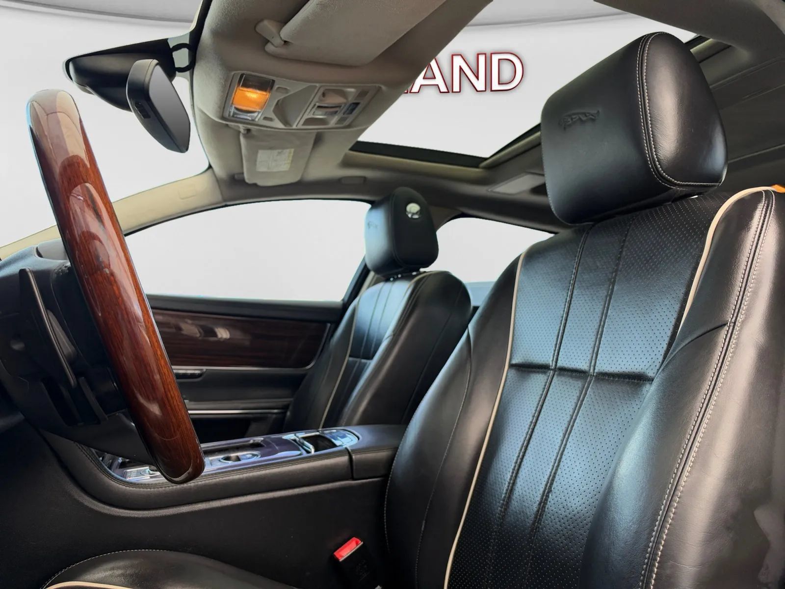 Used 2011 Jaguar XJ L RWD image 14