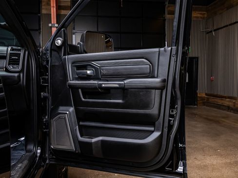 Used 2020 RAM 3500 Limited w/ Max Tow Package image 37