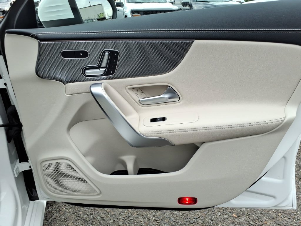 Used 2024 Mercedes-Benz CLA 250 4MATIC image 10