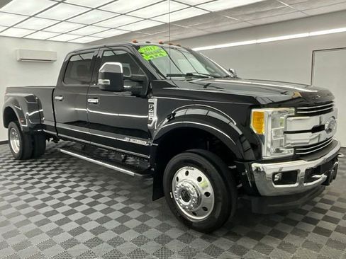 Used 2017 Ford F450 Lariat w/ Lariat Ultimate Package AWD/4WD image 3