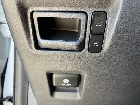 Used 2025 Ford Expedition Active RWD image 25